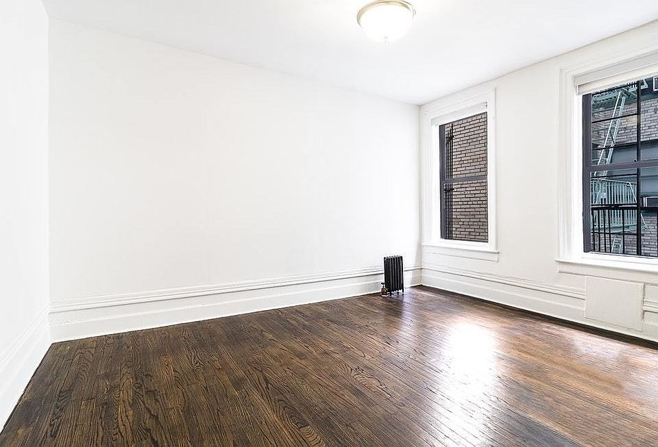 1st image of 341 W 45th St #913