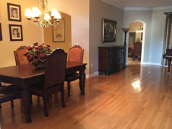 5th image of 10302 Abbotsford Dr