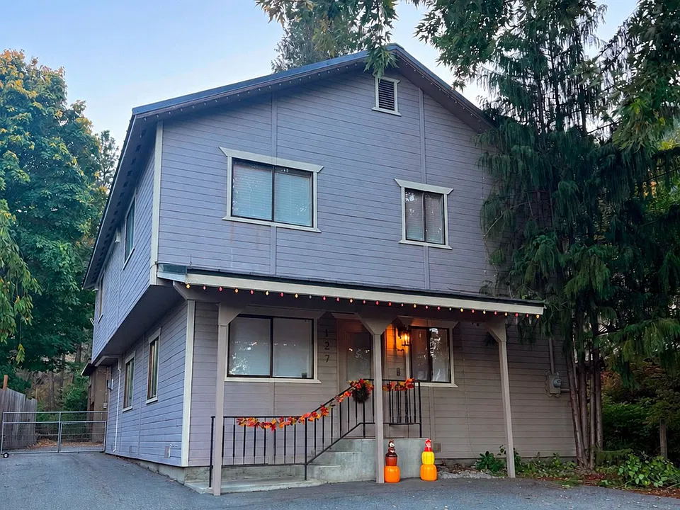 127 Mill St