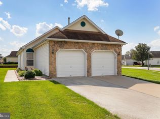 14 Spring Ln, Edgewater Park, NJ 08010