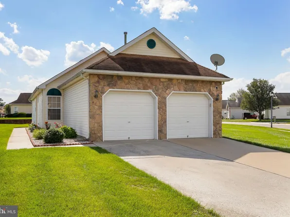 14 Spring Ln, Edgewater Park, NJ 08010