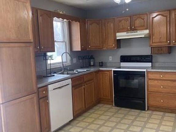 3rd image of 1505 Lakeview Dr
