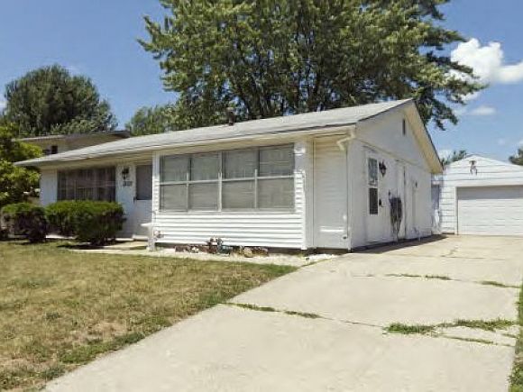 1928 Queen Mary Ct, Decatur, IL 62526 | Zillow