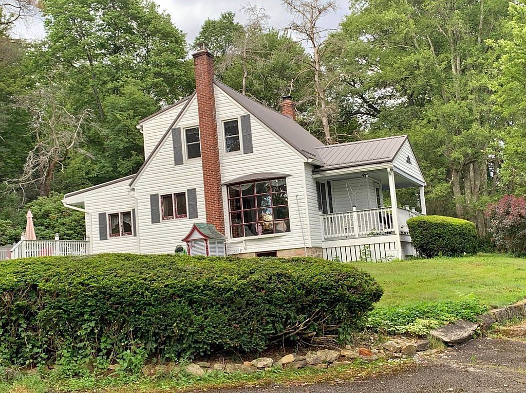 729 Long Level Rd - Property Image