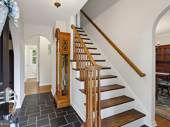 3rd image of 28720 Greenberry Dr