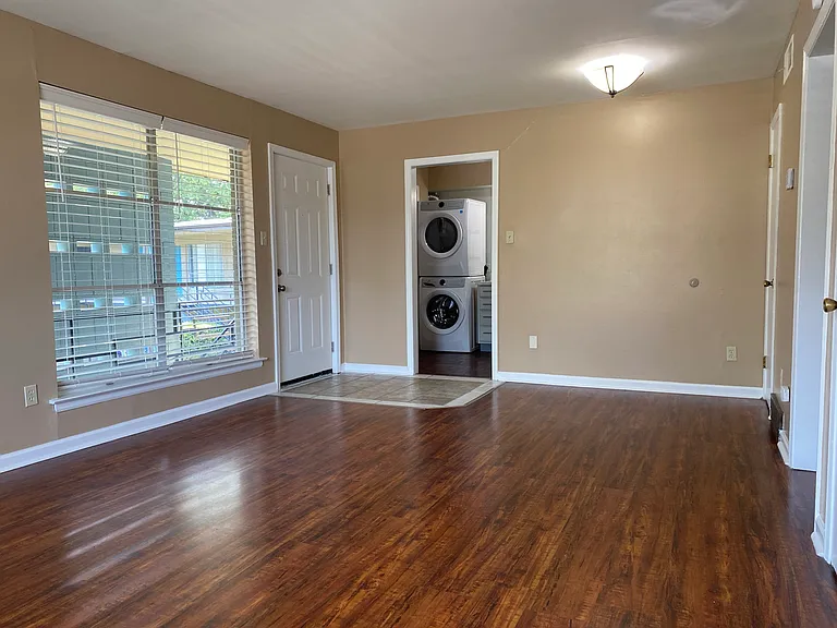 21 Diana St #10 — Photo 11