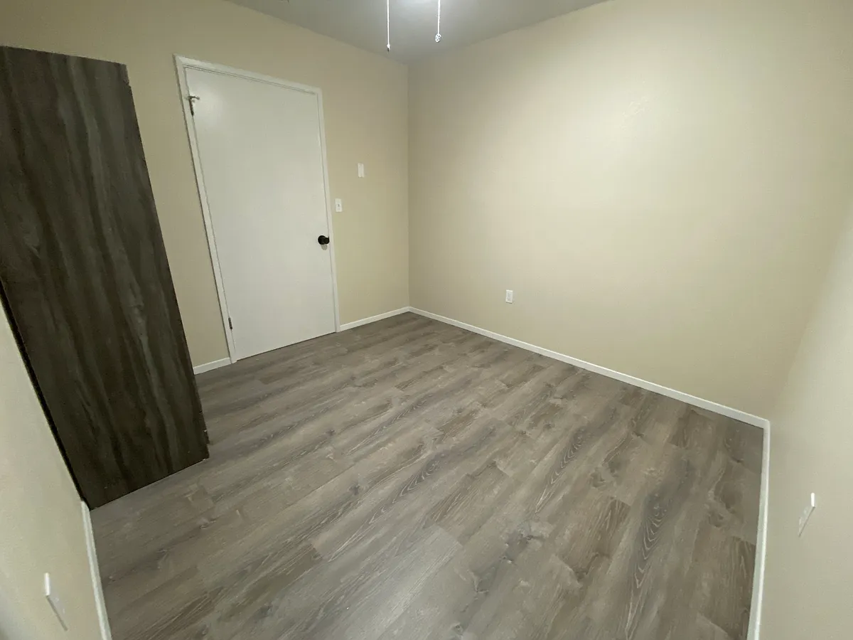 Building Photo - 4234 E Western Dr #4