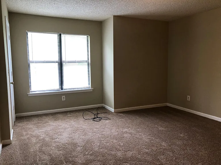 1241 N Graycroft Ave — Photo 25
