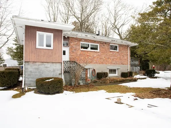 179 Robert St, Westport, MA 02790