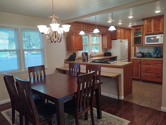 Dining Room & Kitchen