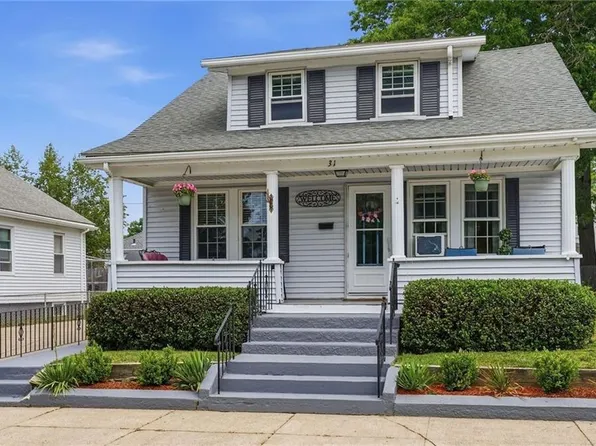 31 Cecile St, Lincoln, RI 02865