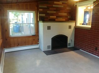 9072 Longcroft Dr, White Lake, MI 48386