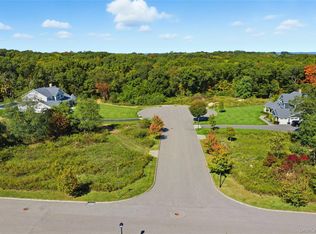 2 Ashley Court, Northport, NY 11768