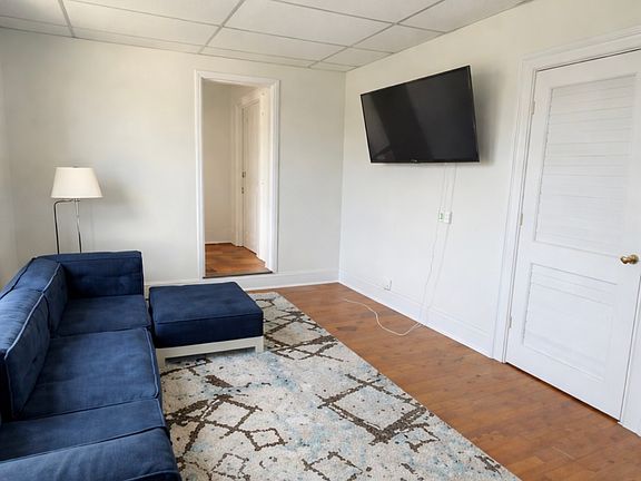 3rd image of 708 S Main St