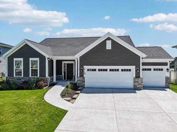 2725 Wayfair St, Fitchburg, WI 53711
