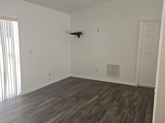 4th image of 1115 4th St