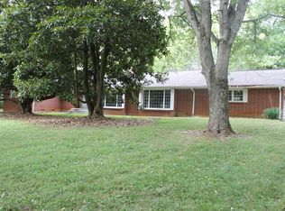 125 Tulip Ave, Byrdstown, TN 38549