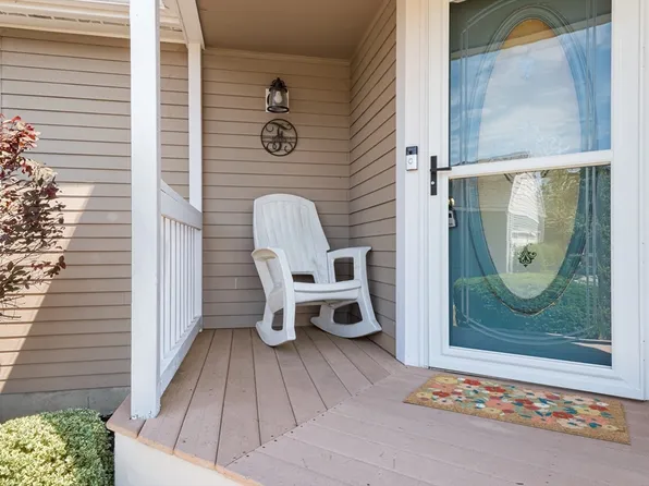 10 Crane Cir, Shrewsbury, MA 01545