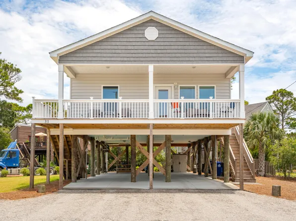 31 9th St W, Folly Beach, SC 29439