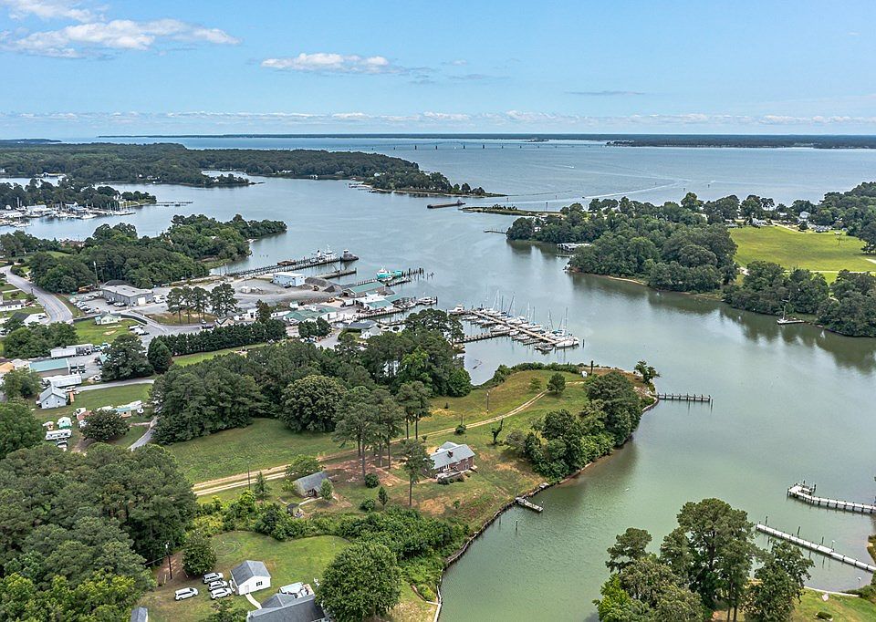 206 Carters Cove Dr, Weems, VA 22576 Zillow