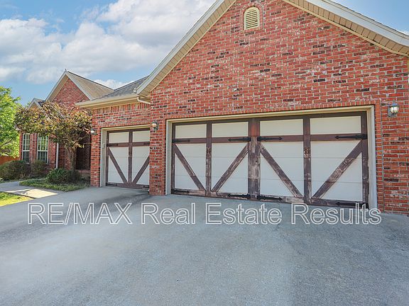2nd image of 4002 Sycamore St