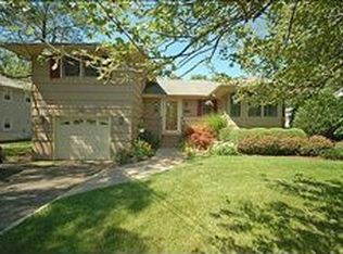 25 Hawthorne Dr, New Providence, NJ 07974