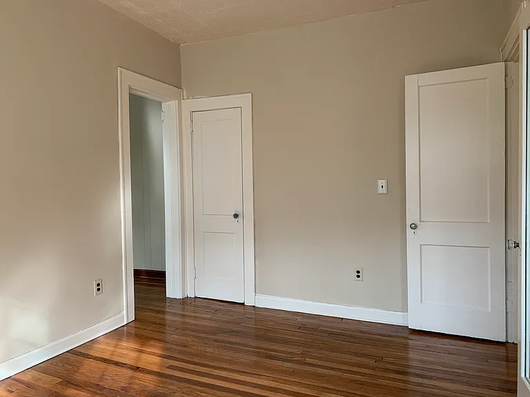 10 Lennox Ct #6 — Photo 11