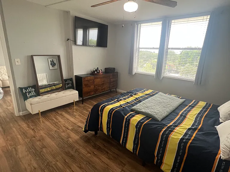4501 NE 21st Ave #410 — Photo 1