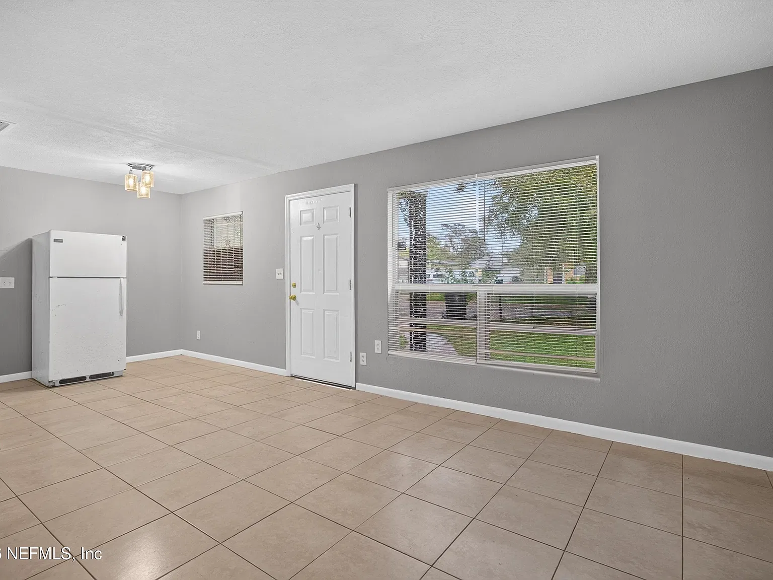 3 bed, 1.0 bath, 850 sqft, $1,350 — Photo 4