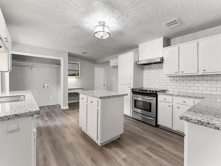 601 Dogwood Trl — Photo 12