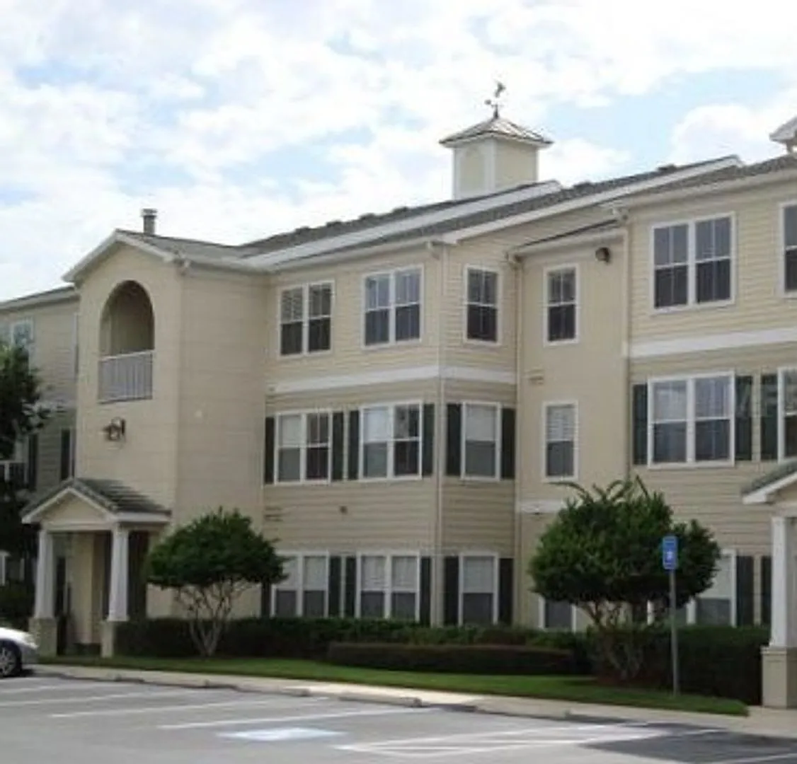 Building Photo - 18139 Back Stretch Ln