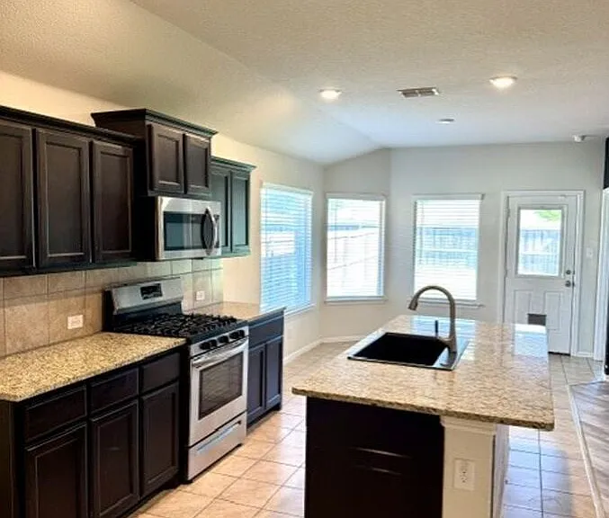 10008 Clemmons Rd — Photo 5