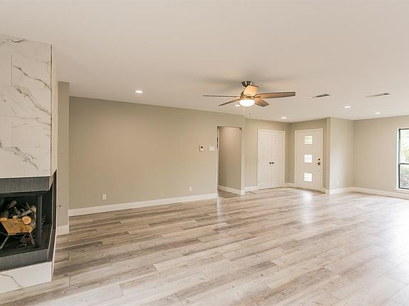 4th image of 3247 Whitehall Dr
