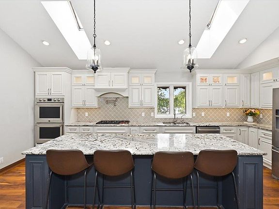 5th image of 16 Heron Pl