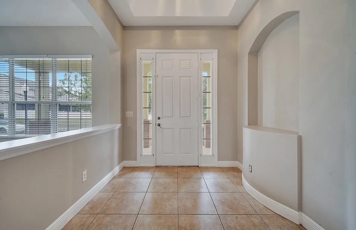 Building Photo - 14736 Hellman Ln