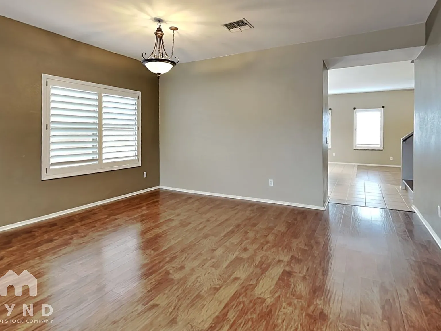 4 bed, 2.5 bath, 2370 sqft, $2,410 — Photo 2