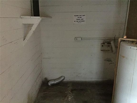 4th image of 3910 Wellington St