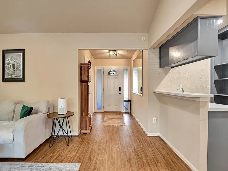 21902 Meadowhill Dr — Photo 4