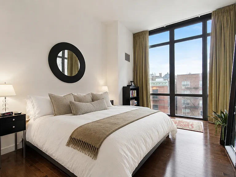 101 W 24th St #5B — Photo 6