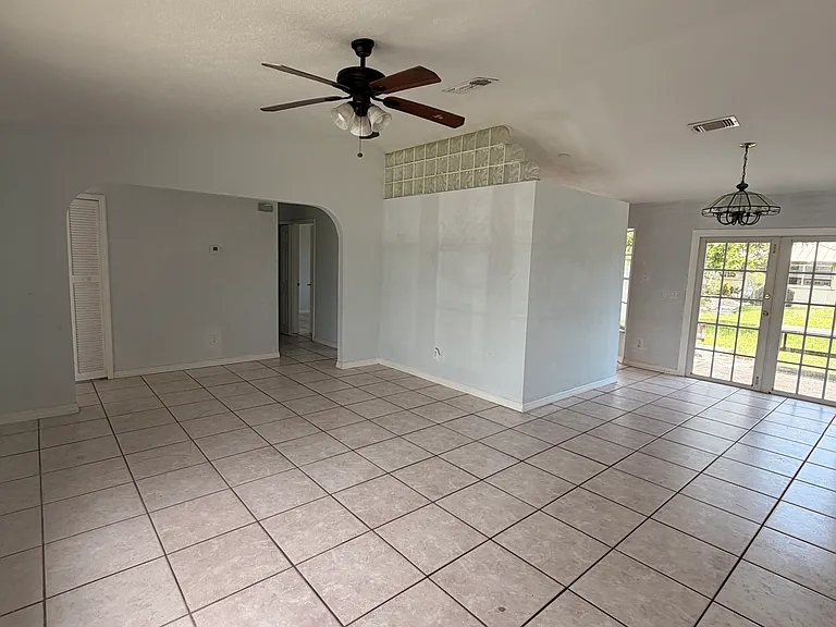 1133 SE Mendoza Ave — Photo 9