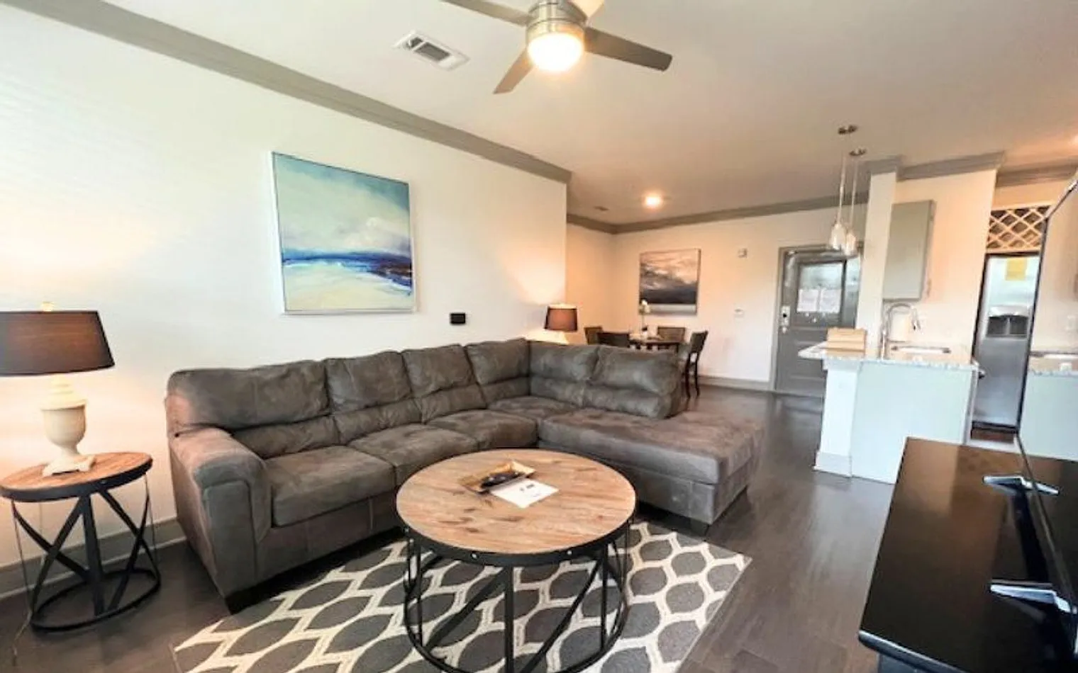 3 bed, 2.0 bath, $6,950 — Photo 1