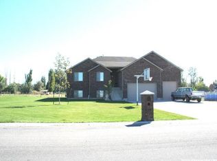 5660 S 6800 W, Hooper, UT 84315