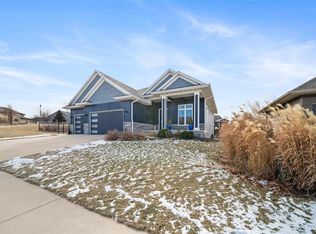 802 Tranquil Bluff Trl, Iowa City, IA 52245