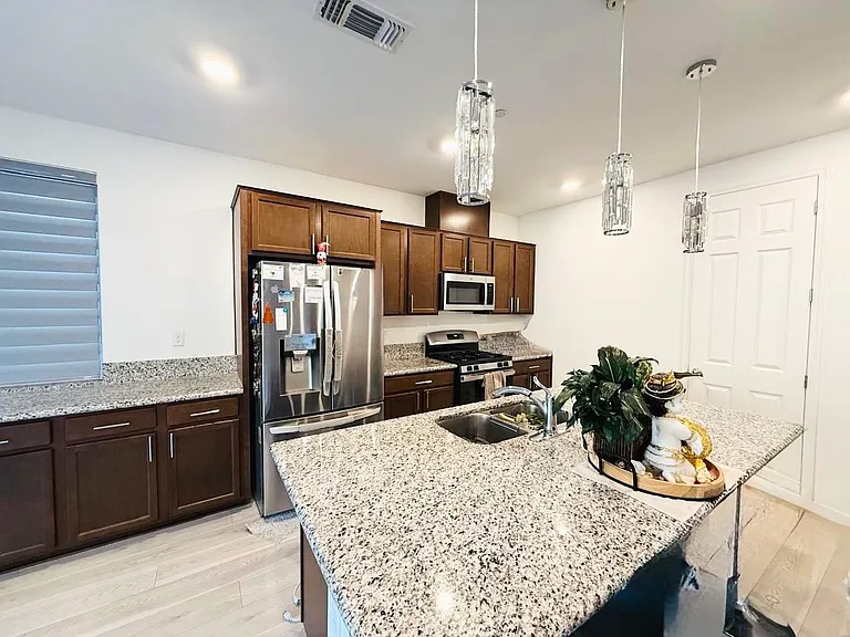 3346 Jackrabbit Ct — Photo 11