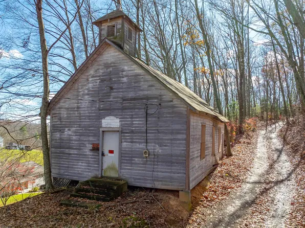 25 Sawmill Holler Rd, Hillsville, VA 24343