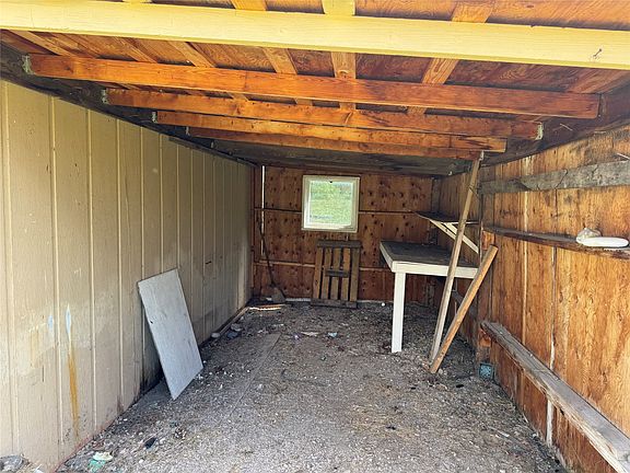 5th image of 11143 Silver St