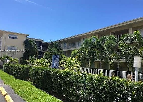 3rd image of 1100 NE 1st Ct APT 216