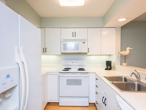 5th image of 4301 Sea Forest Dr