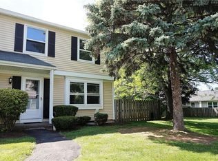 30 S Estate Dr, Webster, NY 14580