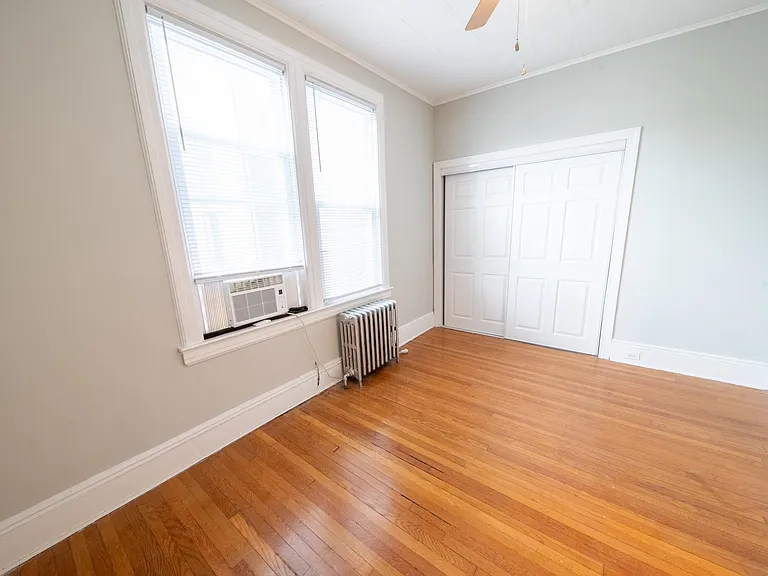 128 Oak St — Photo 6